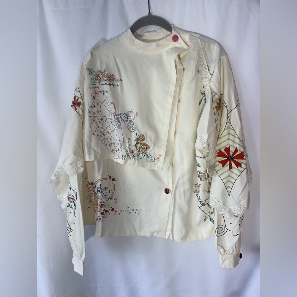 New Women’s Whymsical Embroidered/Print Lace Cream Button Long Sleeve